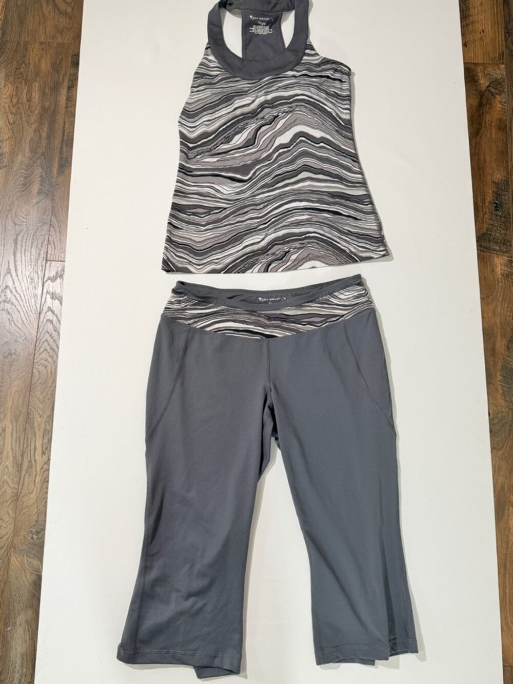 tek gear activewear set Capris leggings racerback tank medium matching coord-set